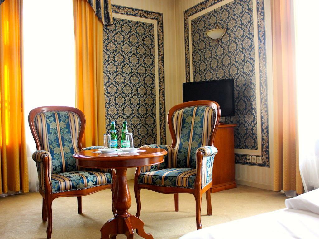 Rezydencja Willa Park & Restauracja Legnica Ruang foto